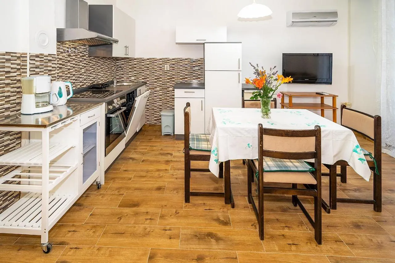 Apartments Jurina Krk Town