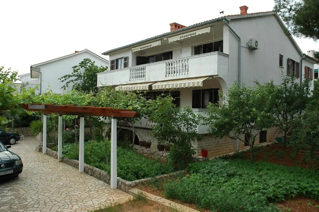Apartments Jurina Krk Town 0*,